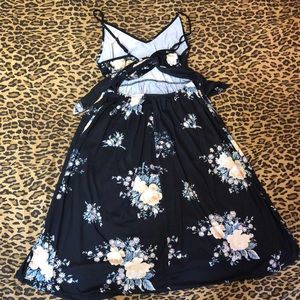 Cutout back Dress With Pockets